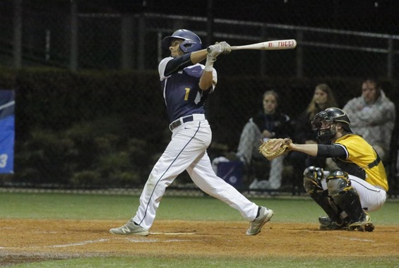 Baseball Splits Conference Doubleheader With Farmingdale On Sunday