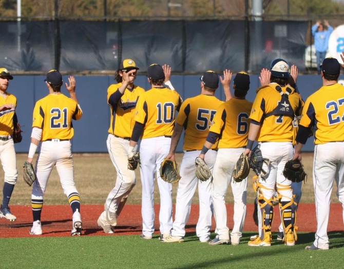 Baseball Defeats College of New Rochelle, 10-7