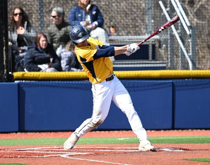 Late Game Rally Lifts Baseball to Non-Conference Split with NJCU