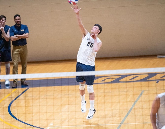 Men's Volleyball Starts Skyline Play with a Sweep