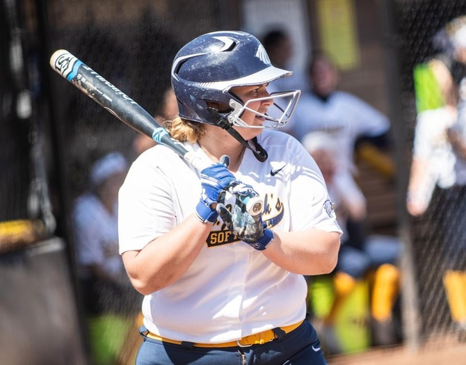 Softball Sweeps Purchase in Season-Opening Doubleheader