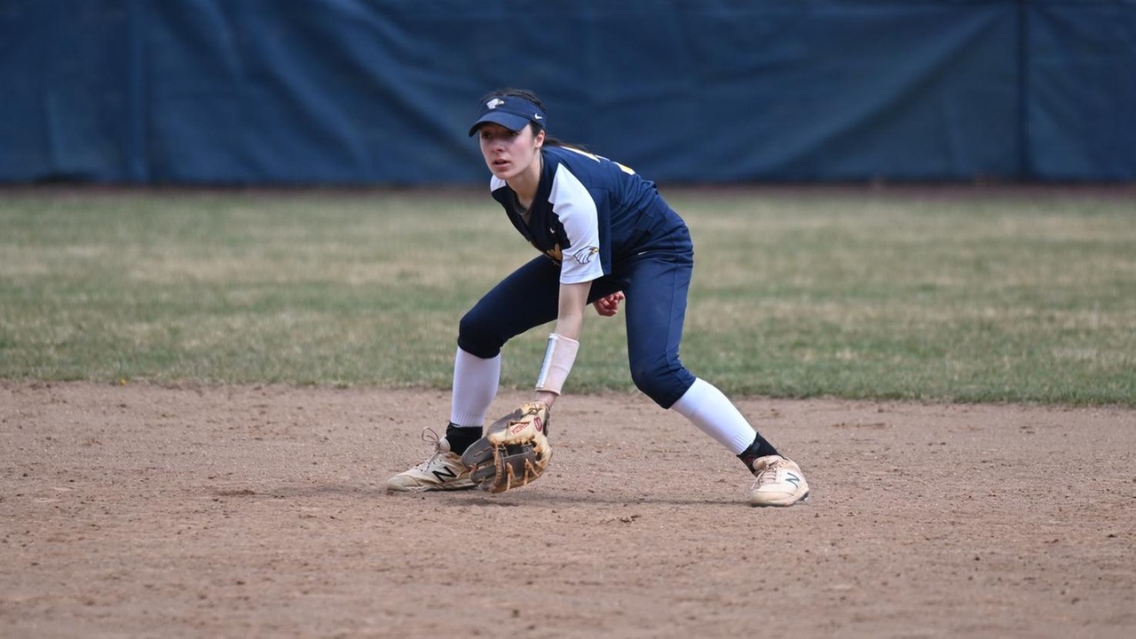 Softball Topped by New Paltz on Wednesday