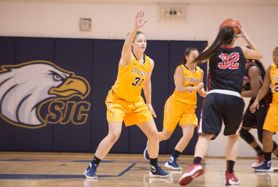 Women's Basketball Upended By City College, 93-63
