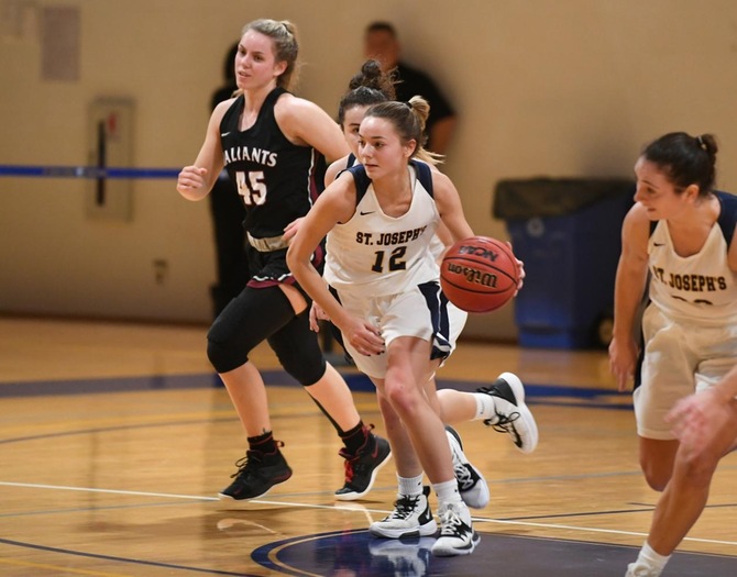 Women's Basketball Defeats Old Westbury in Fourth Straight Win