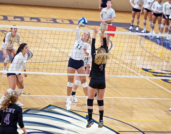 Women’s Volleyball Defeats Mt. St. Mary, Sarah Lawrence in Reg. Season Finale