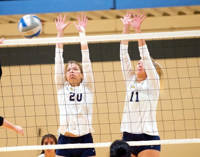 Women’s Volleyball Sweeps Purchase for Fourth-Straight Win
