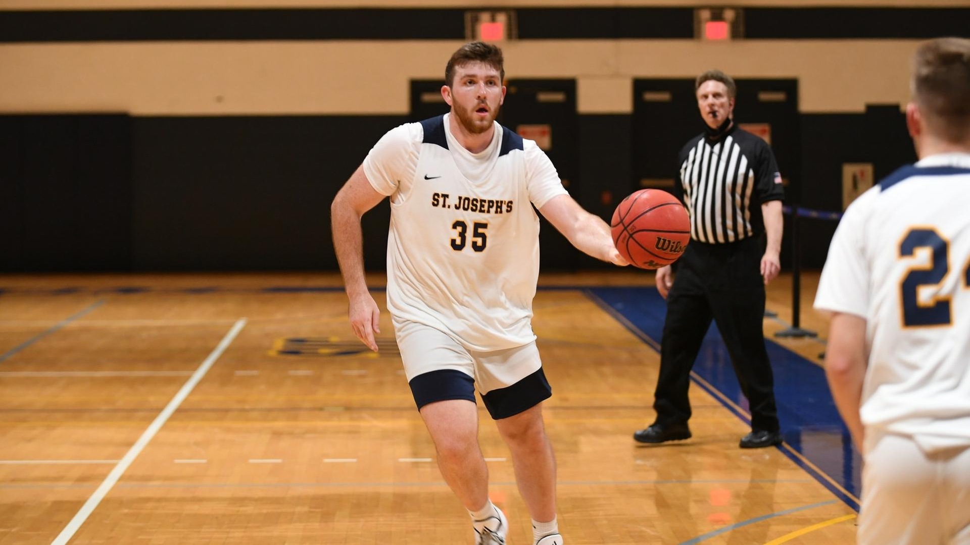 Men's Basketball Falters in Opening Game of Sig Makofski Tournament