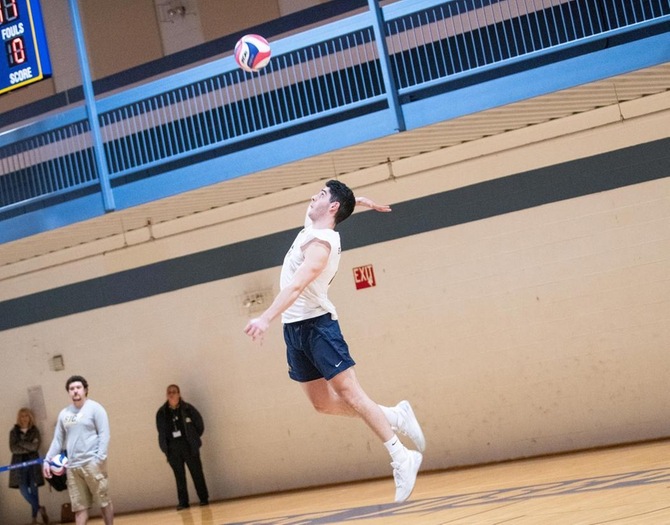 Men’s Volleyball Sweeps Brooklyn on Friday