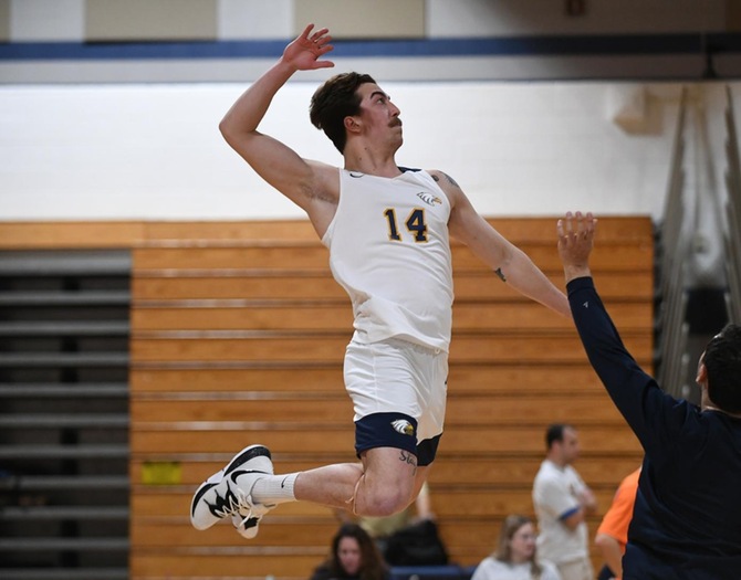 Men's Volleyball Sweeps Baruch, 3-0
