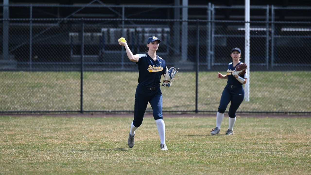 Softball Finishes Regular Season With a Pair Victories over Sarah Lawrence
