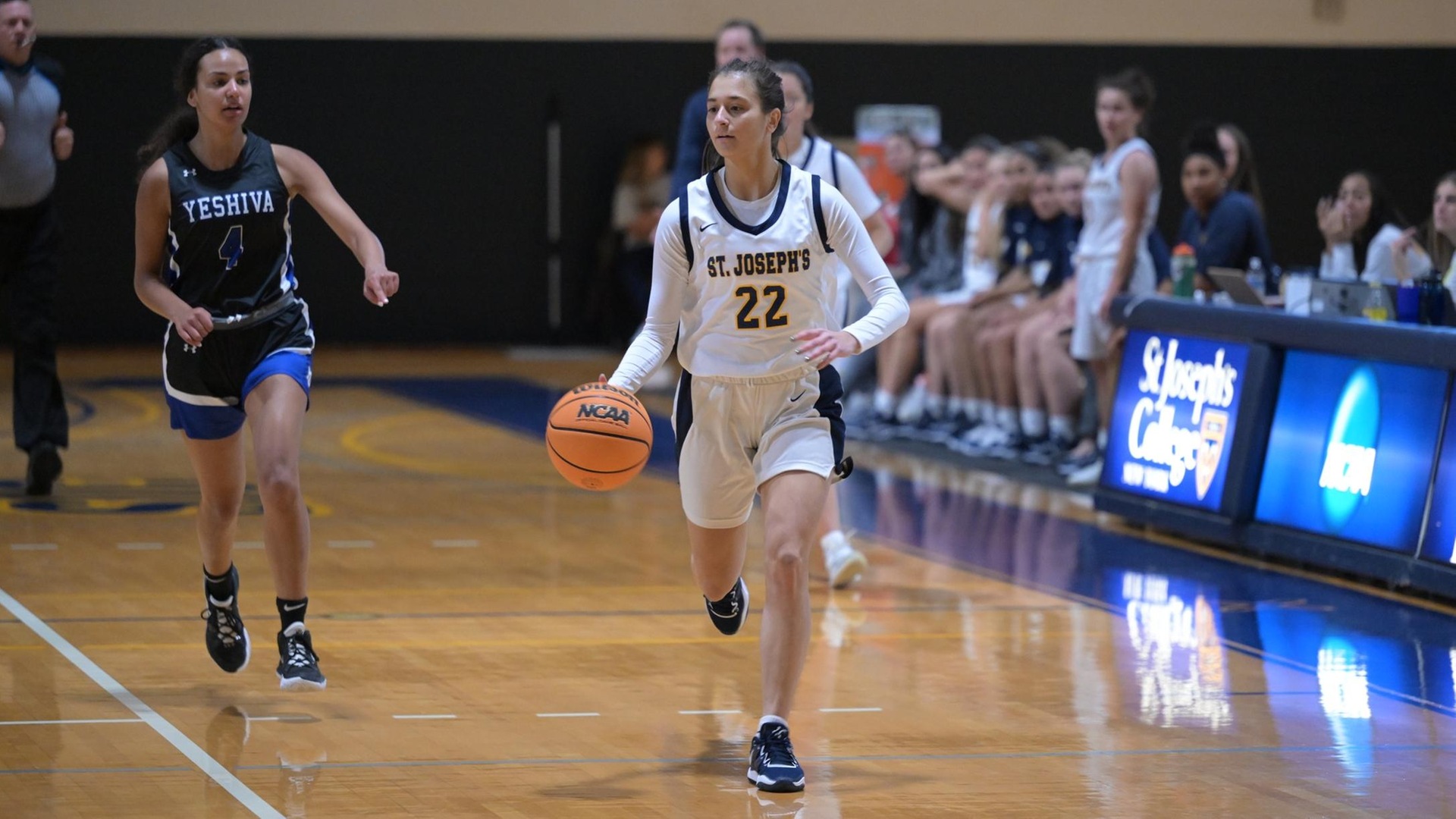 Women's Basketball Topped by Connecticut College, 67-45