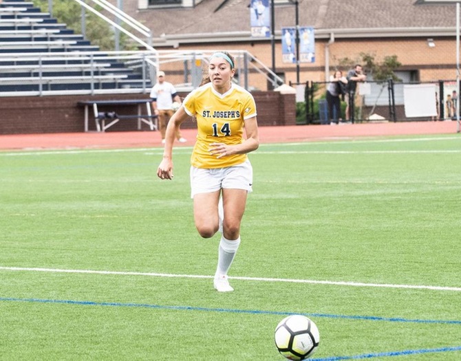 Gagliardi's Hat Trick Lifts Women's Soccer to 4-2 Win Over Sarah Lawrence