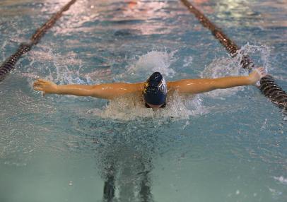 Eagles Outswim Old Westbury Panthers in Narrow Victory