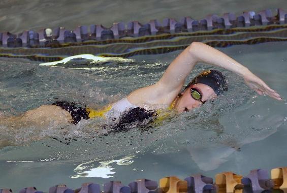 Swimming Finishes Second at Sarah Lawrence Sprint Carnival