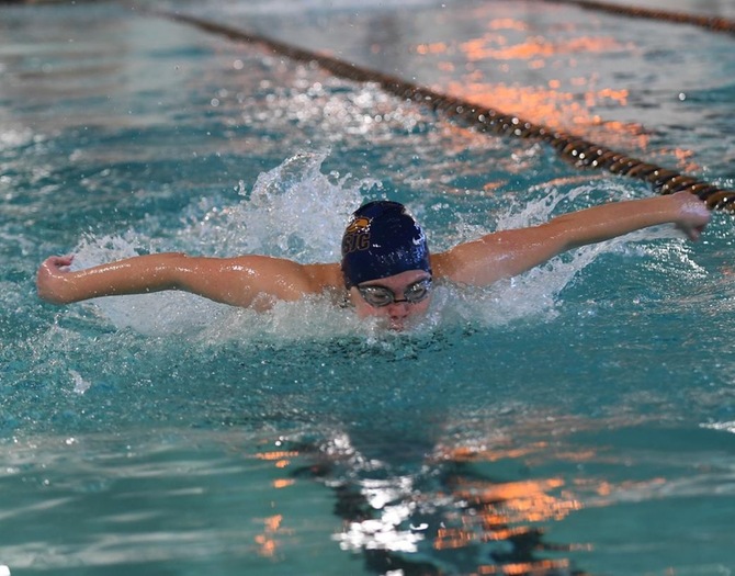 Women's Swimming Topped by Hunter on Saturday