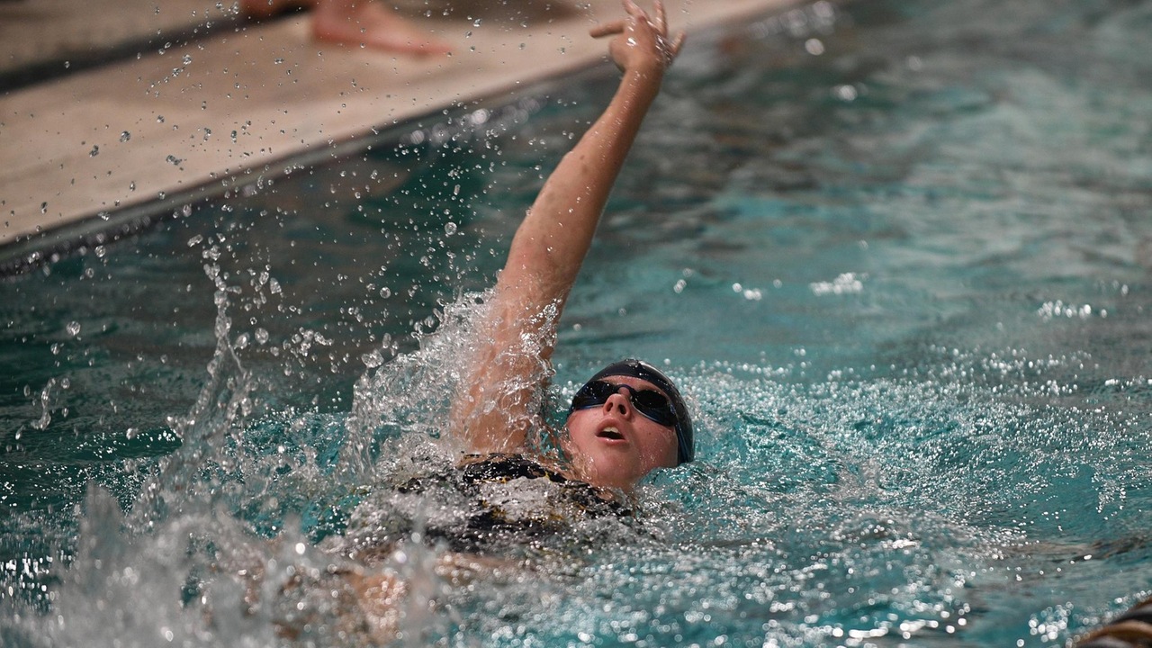 Women's Swimming Falls to USMMA on Friday