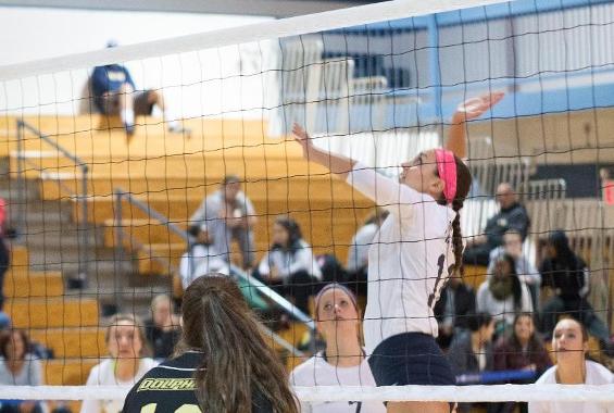 Women’s Volleyball Sweeps Saturday Tri-Match