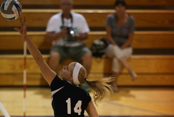 Women’s Volleyball Earns Split in Saturday Afternoon Tri-Match