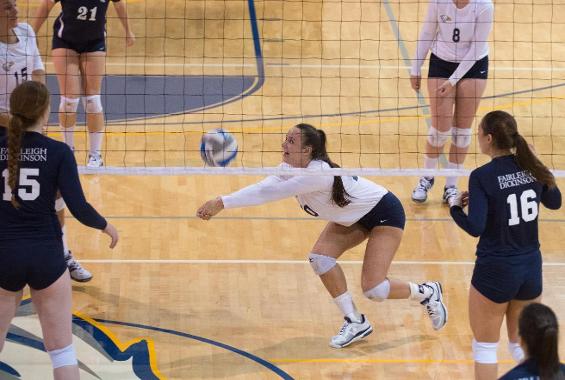 Women’s Volleyball Drops Two at Ramapo Tournament