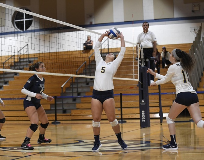 Women's Volleyball downed by USMMA, 3-0