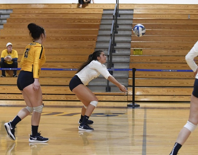 Women's Volleyball Earns a Pair of Non-Conference Win