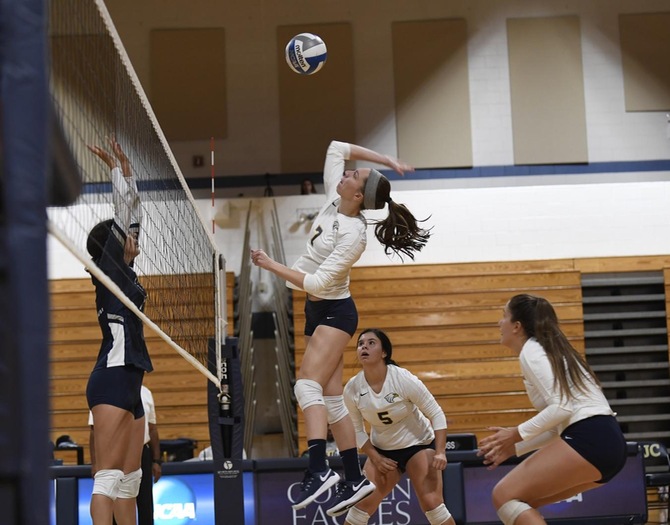 Women's Volleyball Sweeps Mt. St. Mary, 3-0