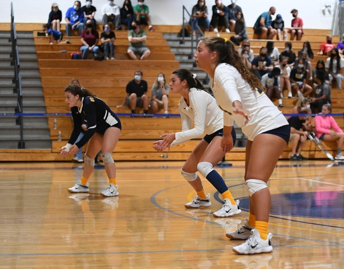 Women's Volleyball Drops a Pair on Saturday