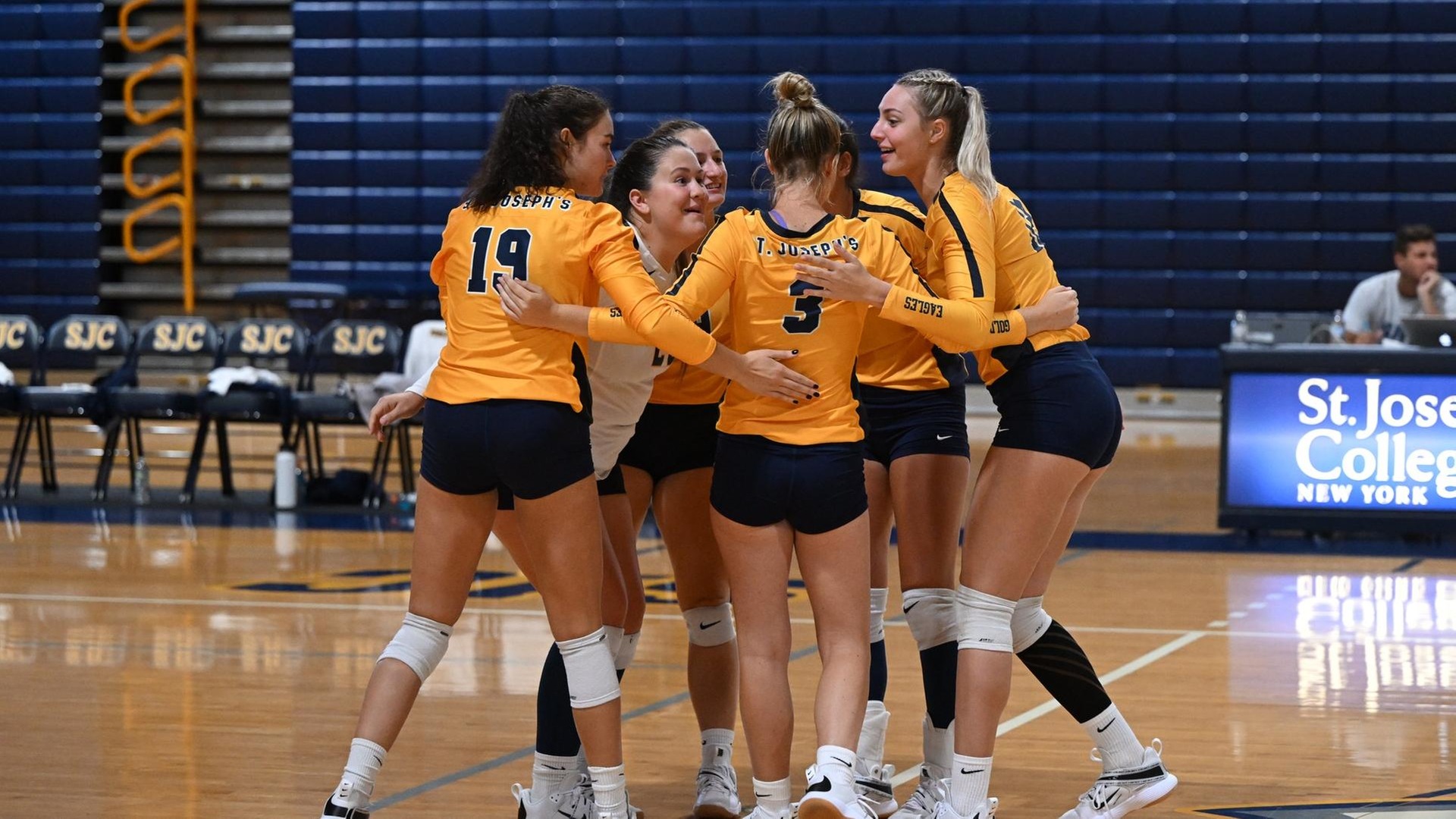Women's Volleyball Takes Down John Jay, 3-1