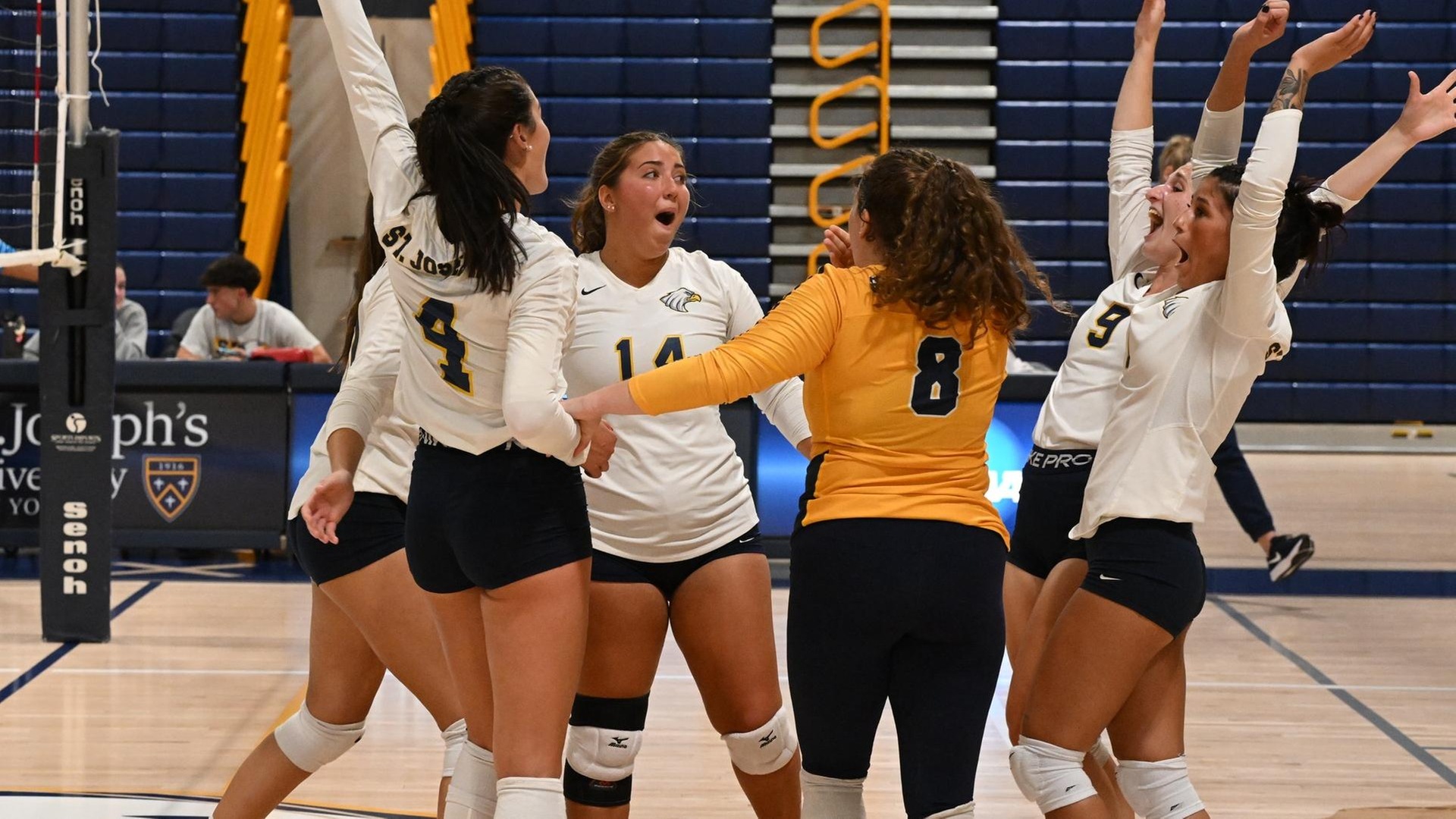 Women's Volleyball Takes Down SJBK, 3-0