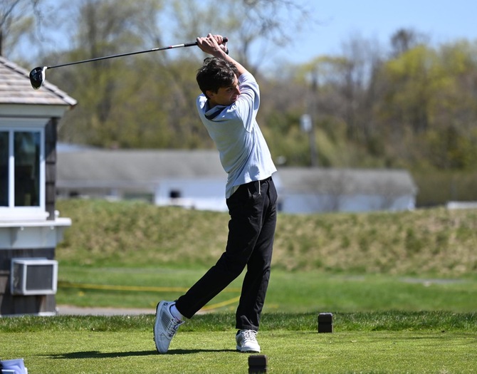 Men's Golf Finishes Third at St. Joseph's Invitational