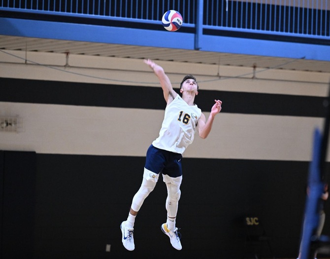 Men's Volleyball Picks Up a Pair of Wins on Saturday