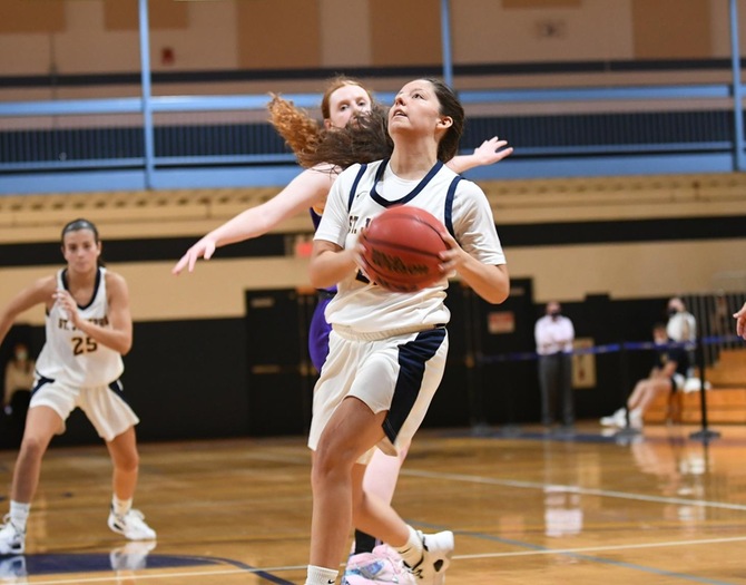 Women's Basketball Falls to Mt. St. Mary on Sunday