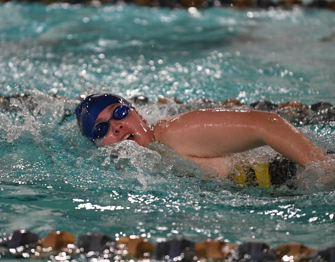 Women's Swimming in 3rd Place First Day of Skyline Championships