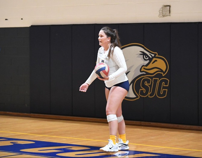 Women's Volleyball Falls to Farmingdale in Five